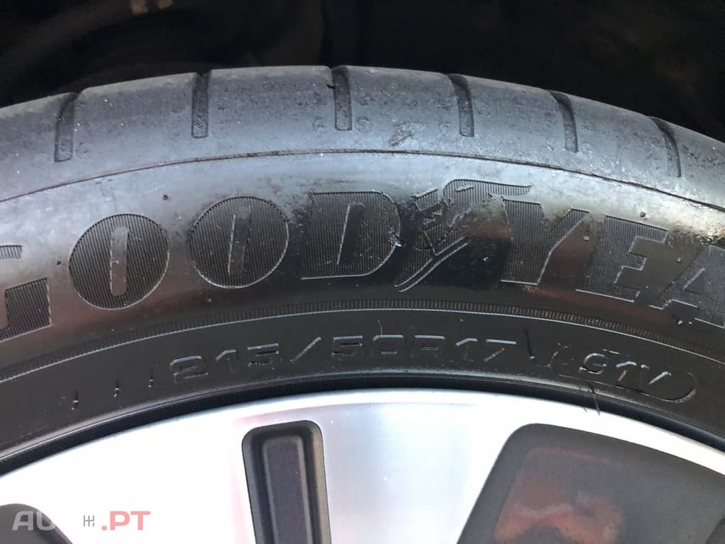 Nissan Leaf Tekna Two Tone