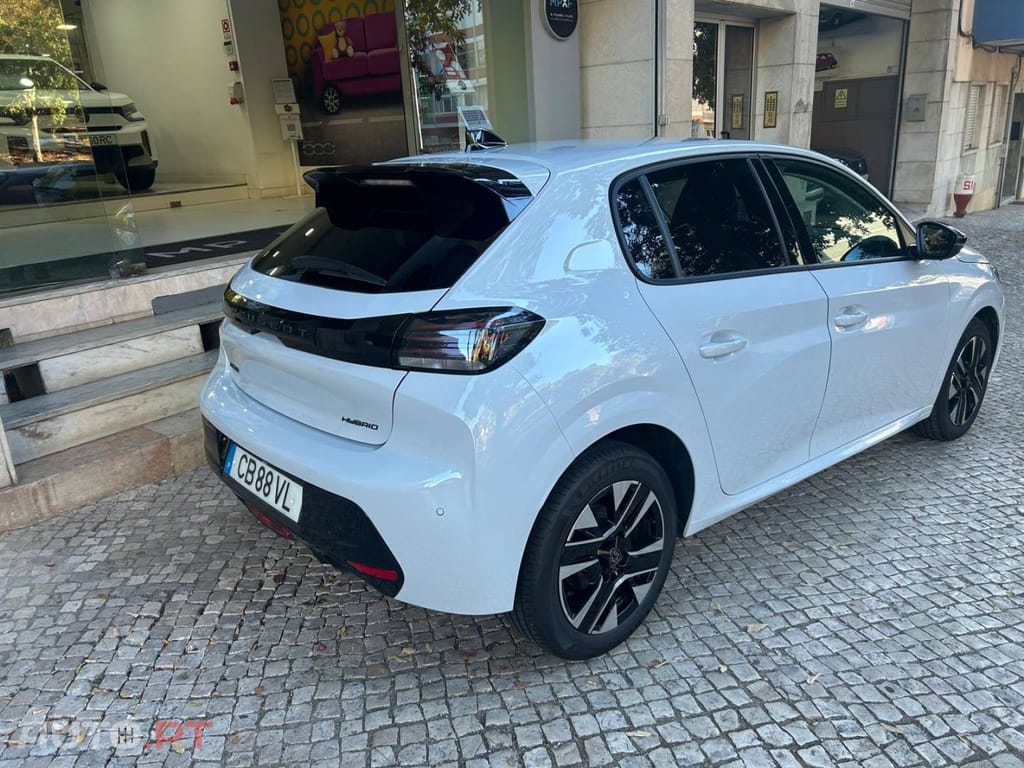 Peugeot 208 1.2 Hybrid Allure e-DCS6