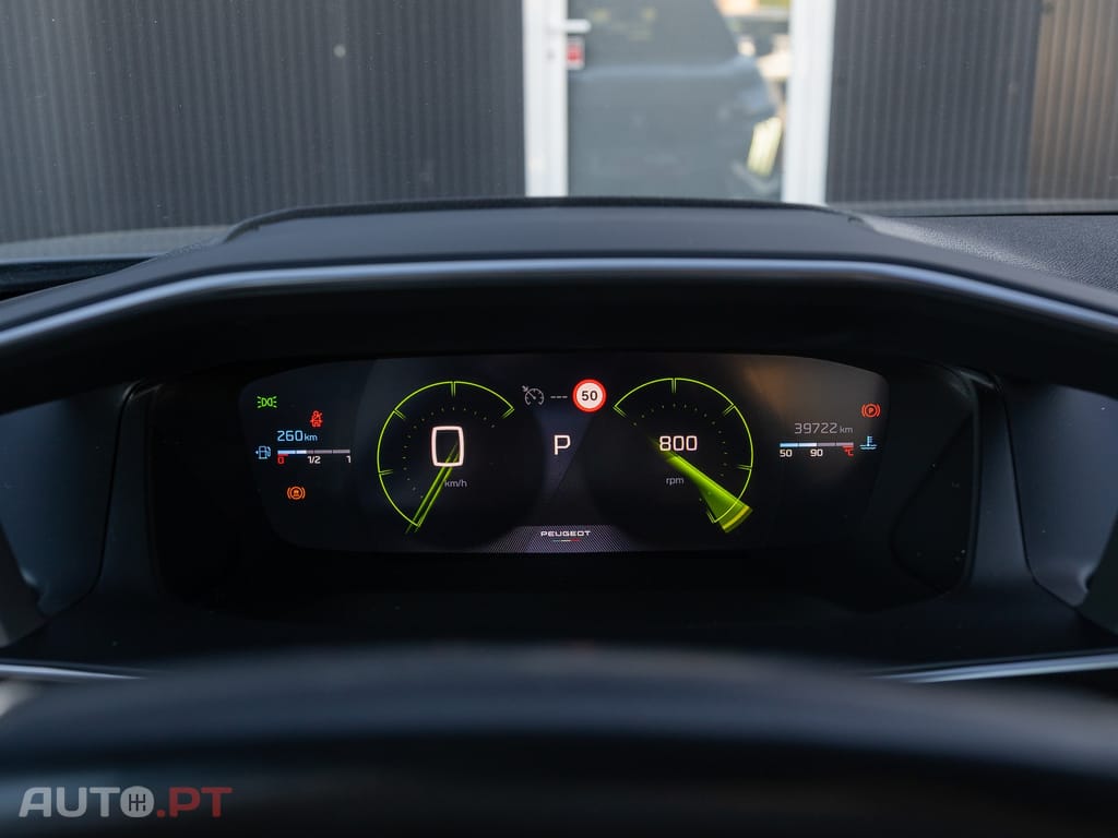 Peugeot 2008 1.2 PureTech GT EAT8