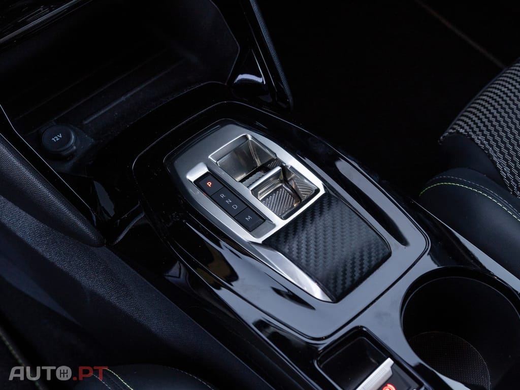 Peugeot 2008 1.2 PureTech GT EAT8