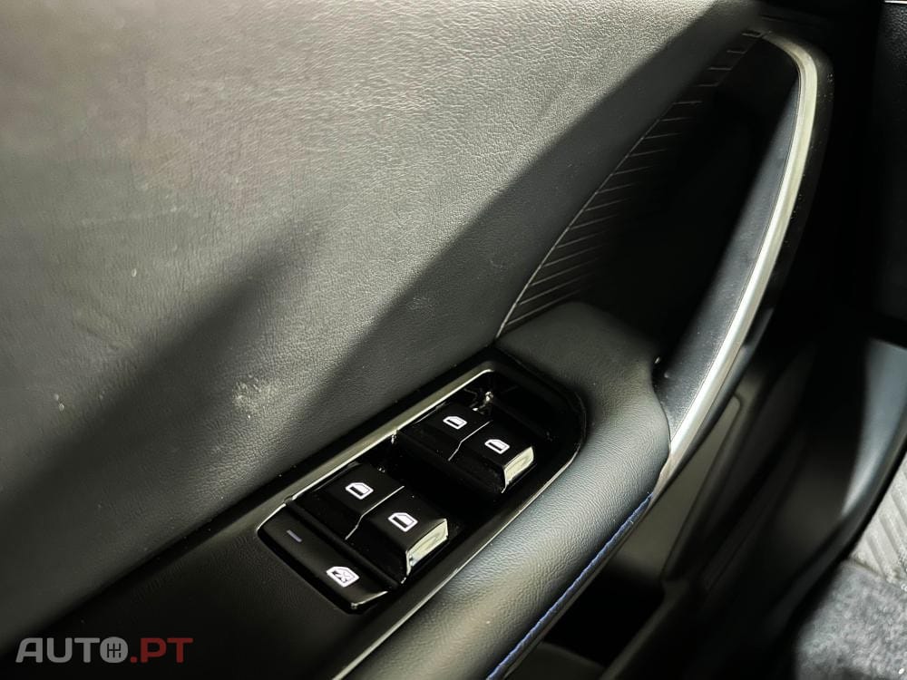 MG MG4 77 kWh Extended Range Luxury