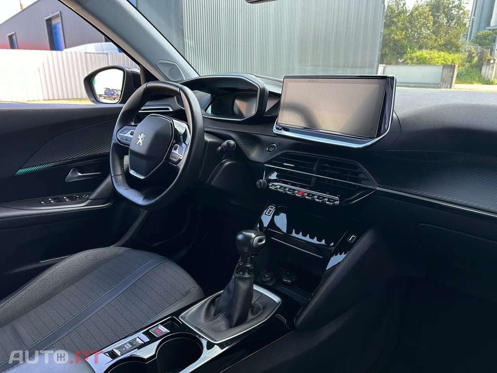 Peugeot 2008 PureTech 100 Allure