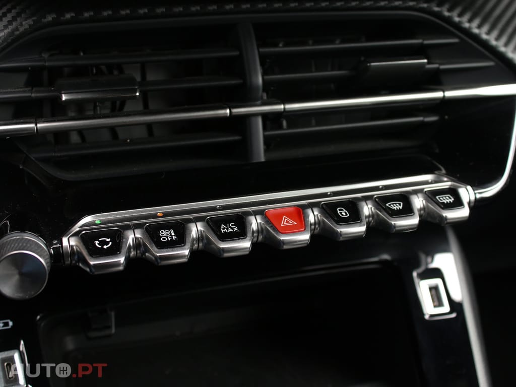 Peugeot E-2008 50 kWh Allure