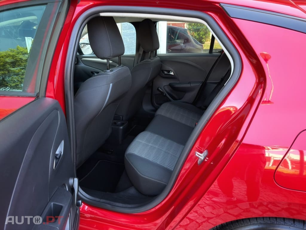 Opel Corsa 1.2 Business Edition — fotografia 17