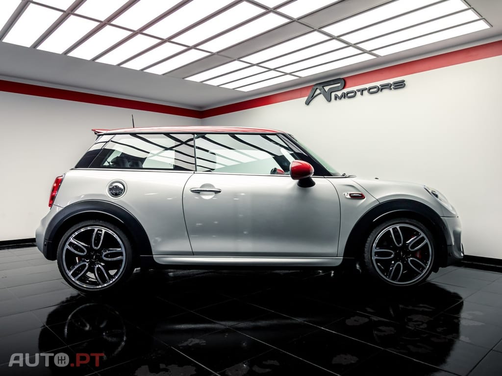 MINI Cooper John Cooper Works