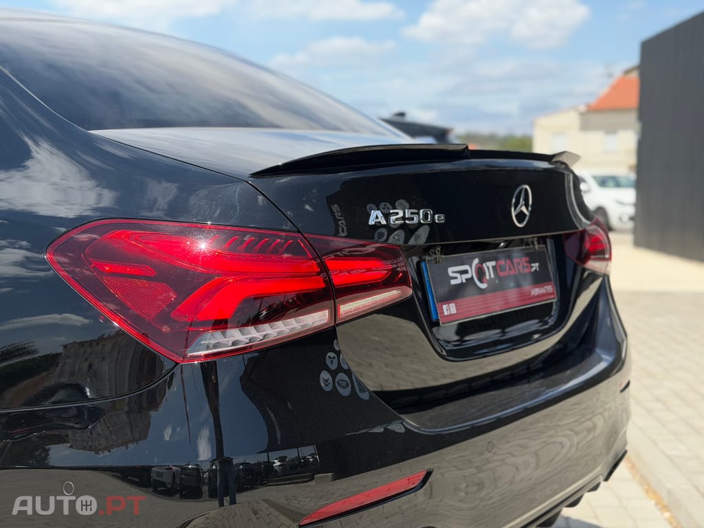 Mercedes-Benz A 250 e 8G-DCT AMG Line