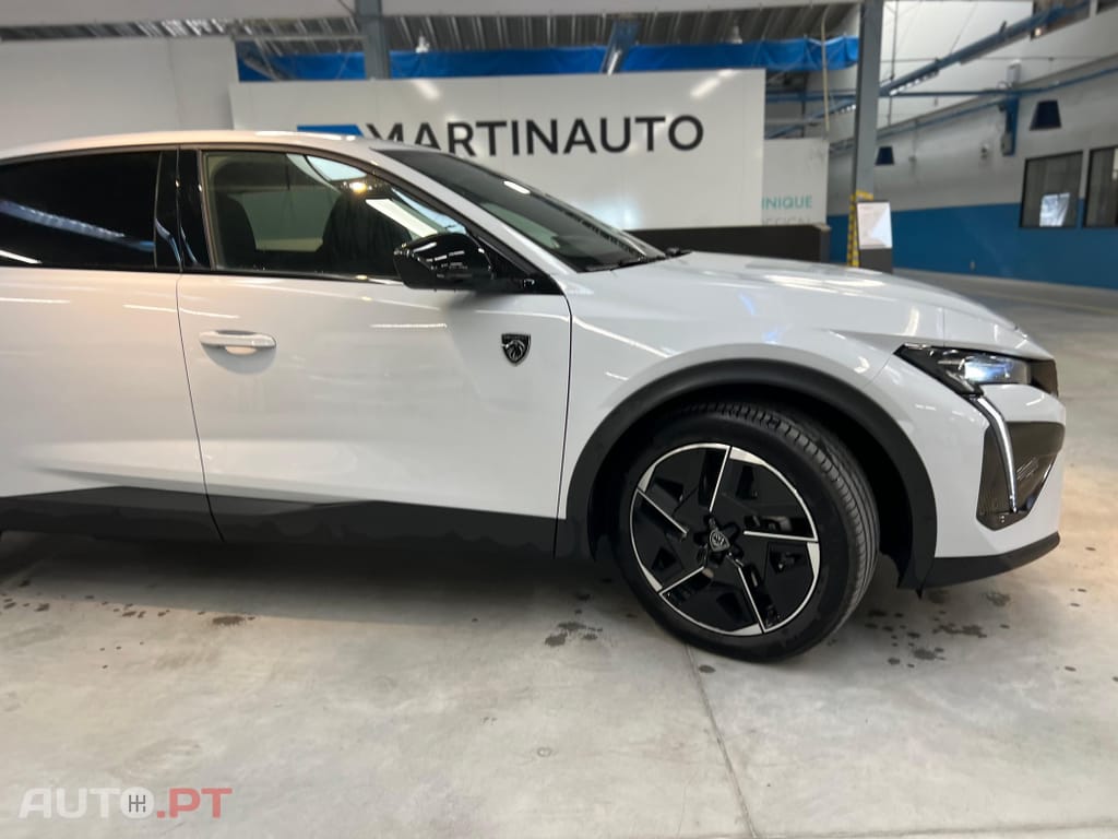 Peugeot E-408 58 kWh GT