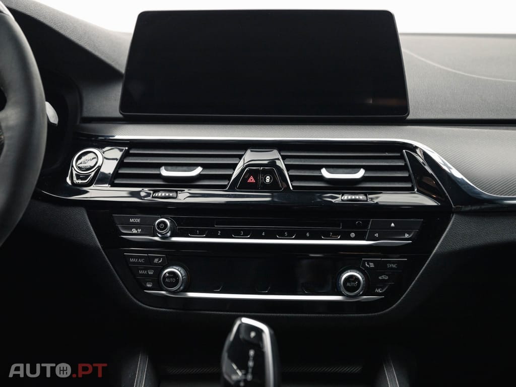 BMW M550 xDrive Auto