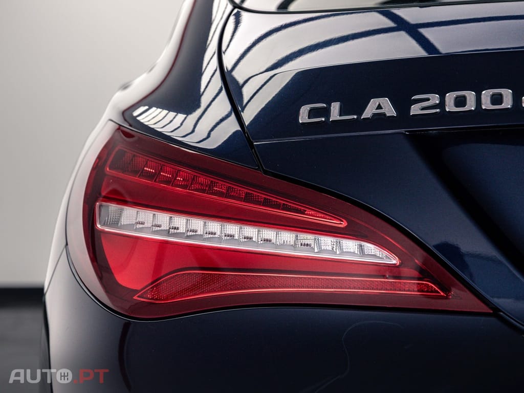Mercedes-Benz CLA 200 d Shooting Brake AMG Line Aut.