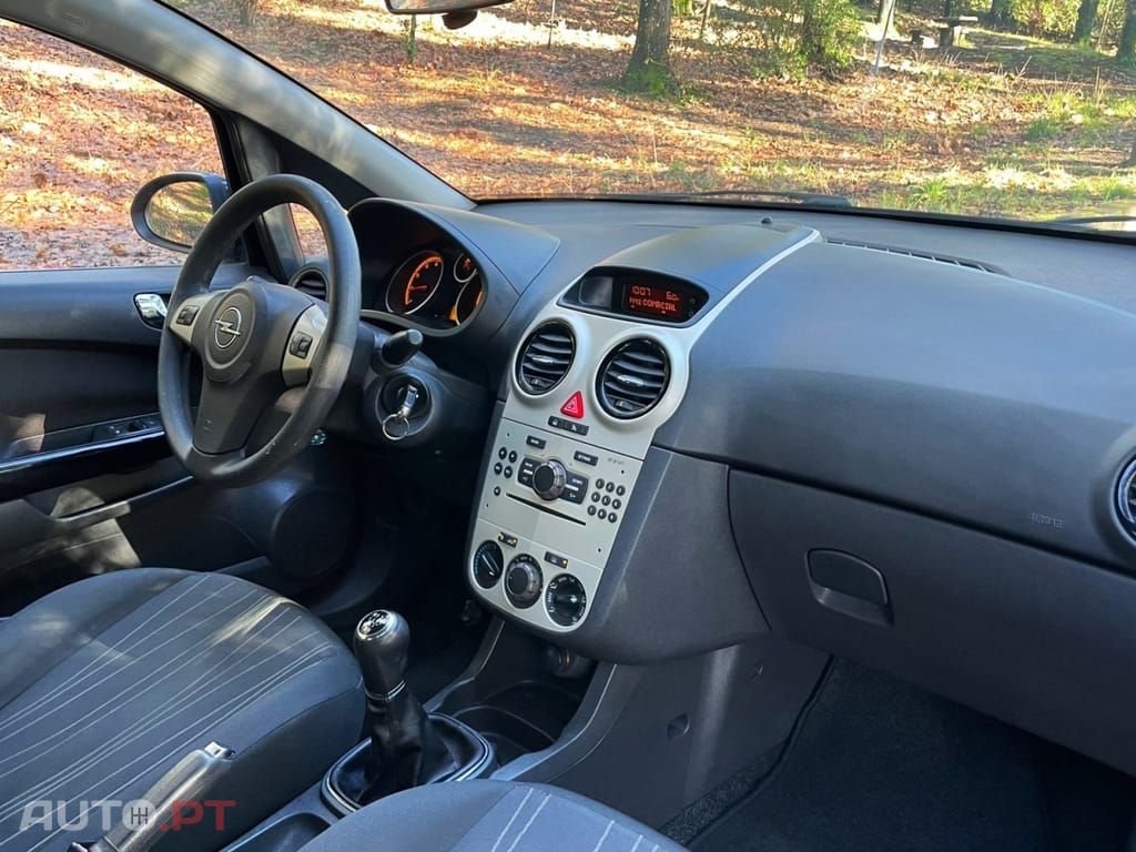 Opel Corsa 1.2 Enjoy