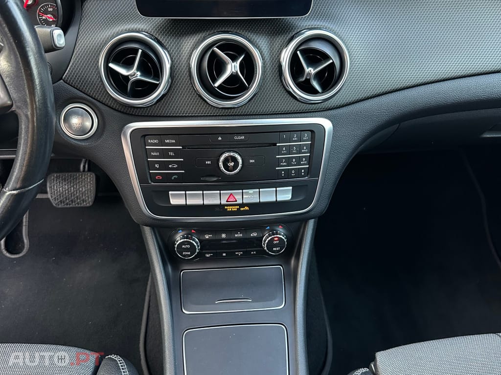 Mercedes-Benz GLA 200 d 7G-DCT Urban Automático