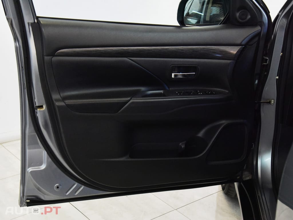 Mitsubishi Outlander 2.2 DI-D Intense