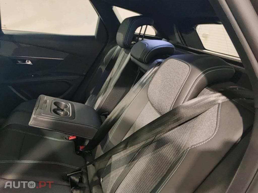 Peugeot 3008 1.6 Hybrid Allure Pack e-EAT8