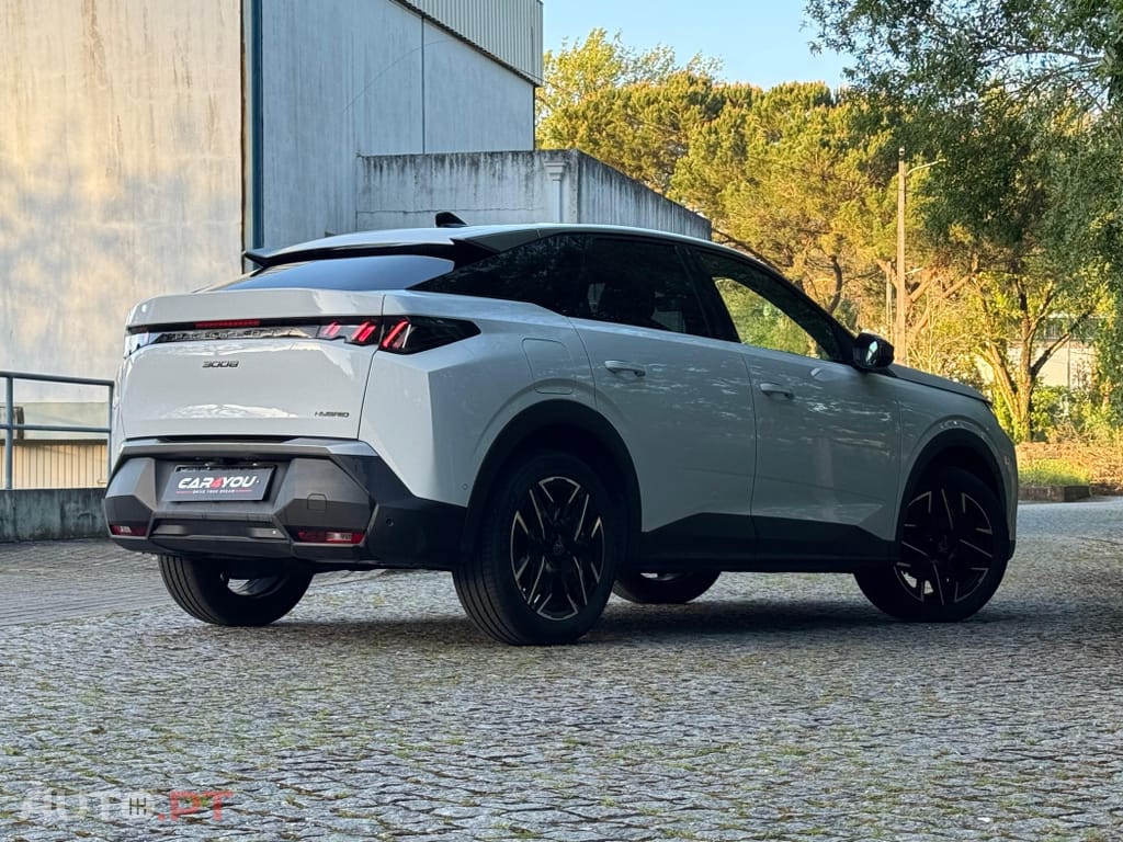 Peugeot 3008 1.2 Hybrid Allure e-DCS6