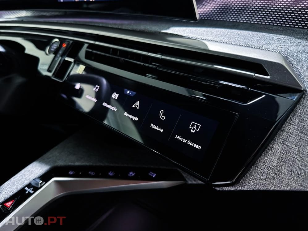Peugeot E-3008 73 kWh GT