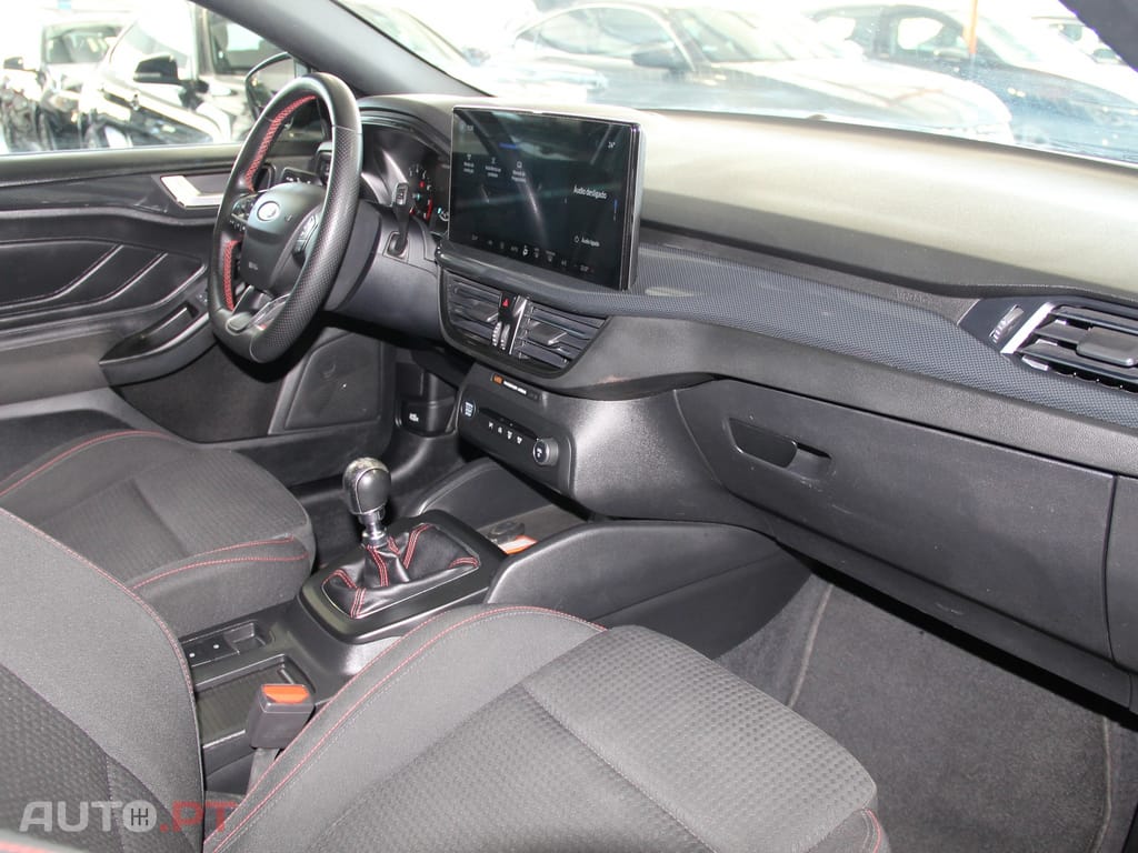 Ford Focus 1.0 EcoBoost MHEV ST-Line