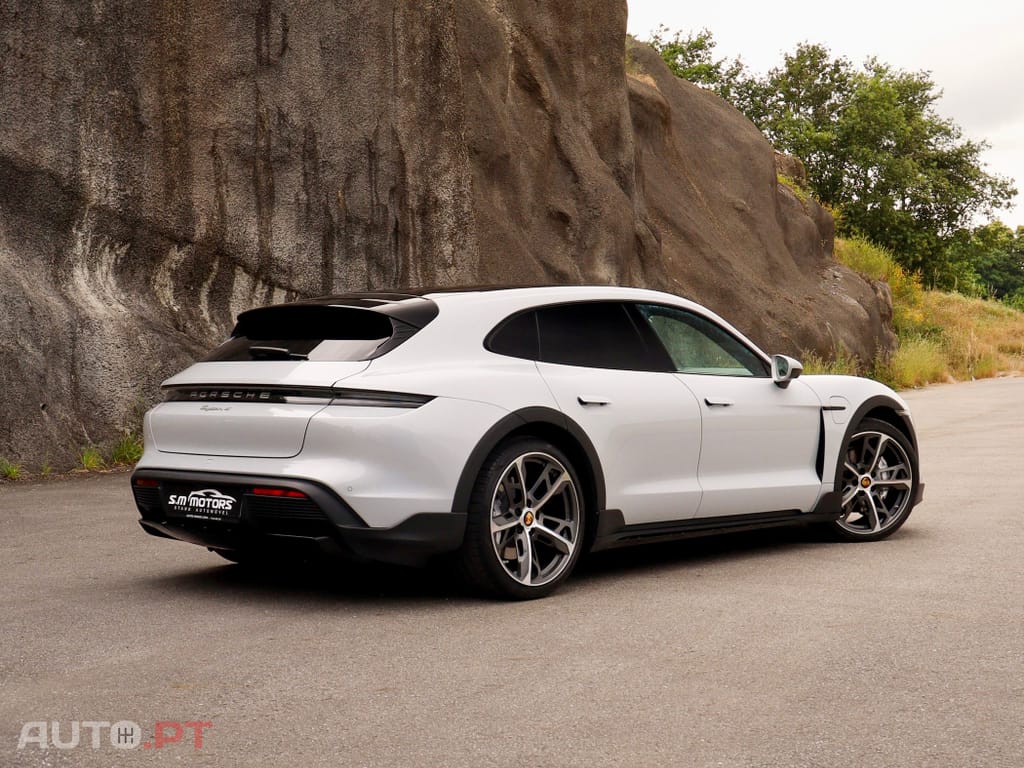 Porsche Taycan 4