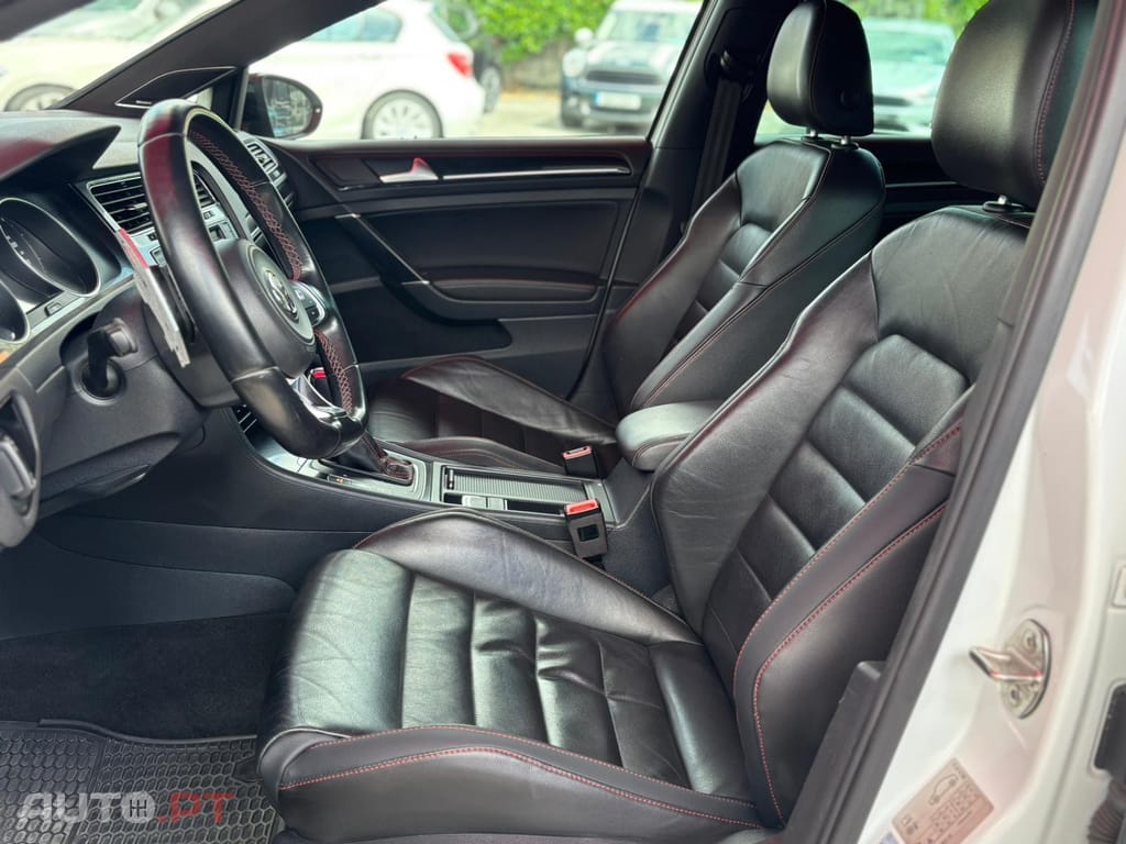 Volkswagen Golf 2.0 TSi GTi DSG Performance