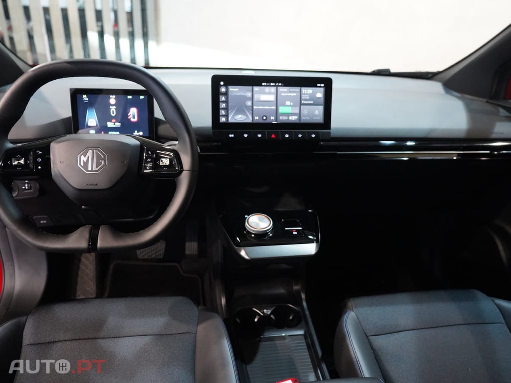MG MG4 64 kWh Luxury