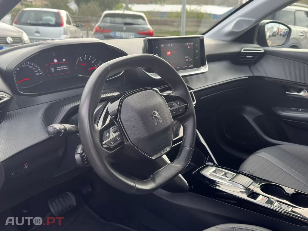 Peugeot 208 1.2 PureTech Allure EAT8