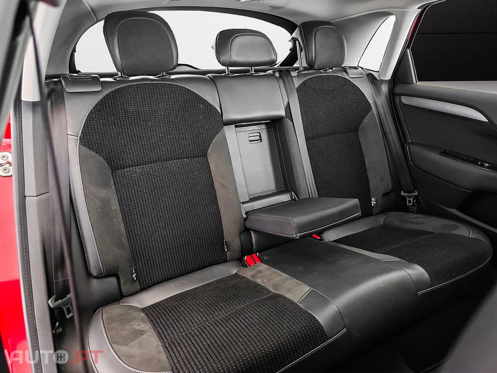 Citroen C4 1.2 PureTech Shine EAT6