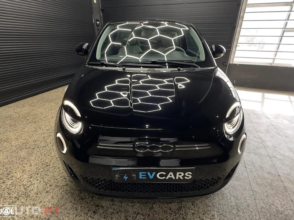Fiat 500e La Prima