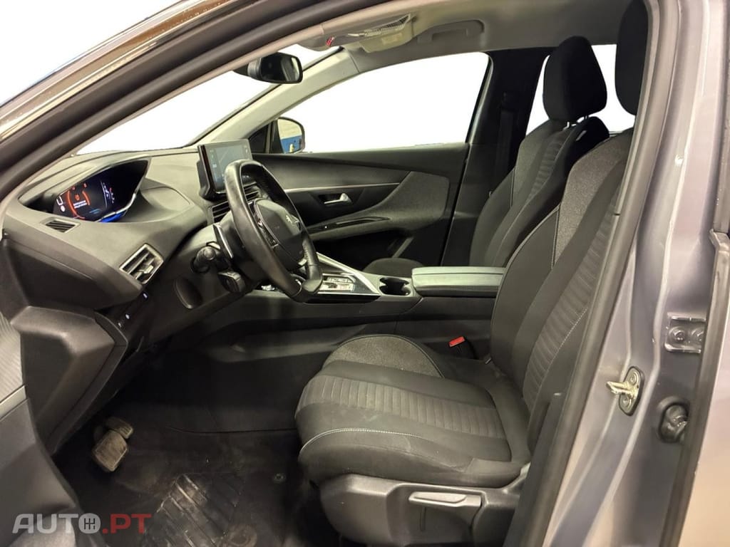 Peugeot 5008 1.2 PureTech Style EAT8