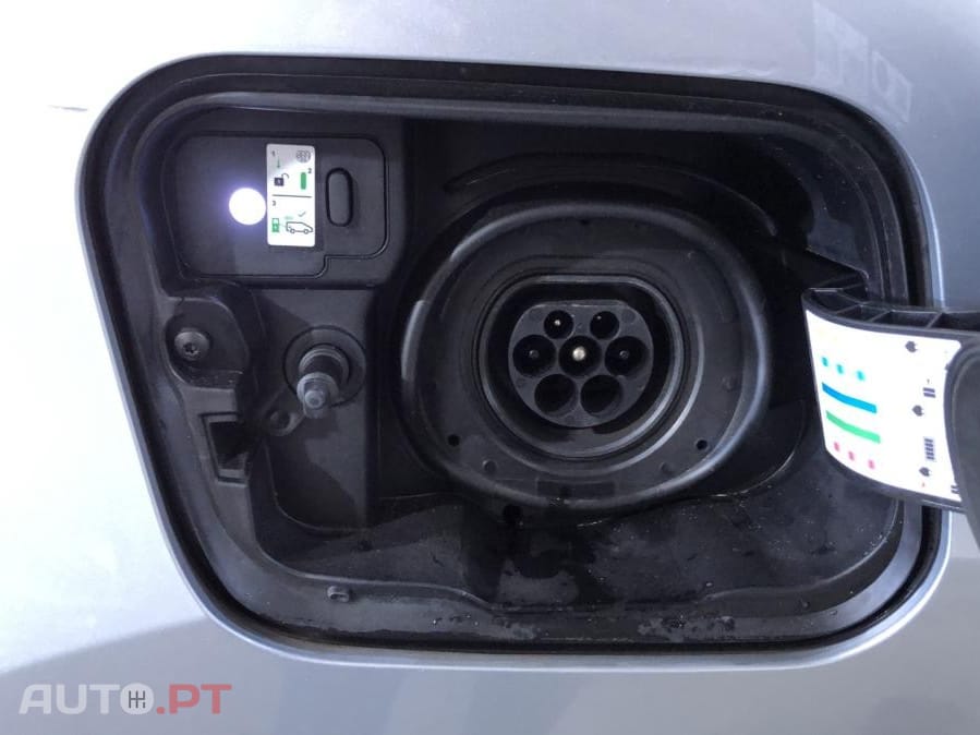 Renault Captur E-Tech Initiale Paris