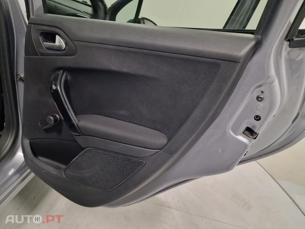 Peugeot 208 1.5 BLUEHDI 102CV SIGNATURE GPS CAMARA TRASEIRA