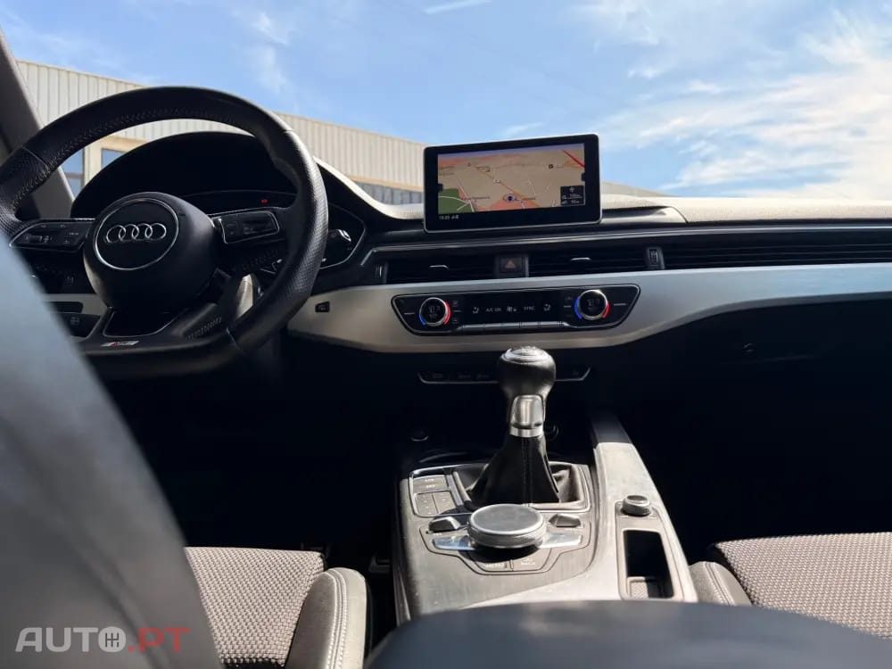Audi A4 Avant 2.0 TDI DPF S line Sport Pack