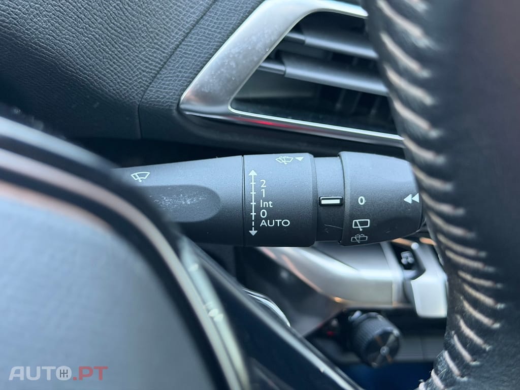 Peugeot 3008 1.5 BlueHDi Active