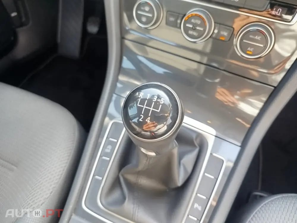 Volkswagen Golf 1.6 TDI Confortline