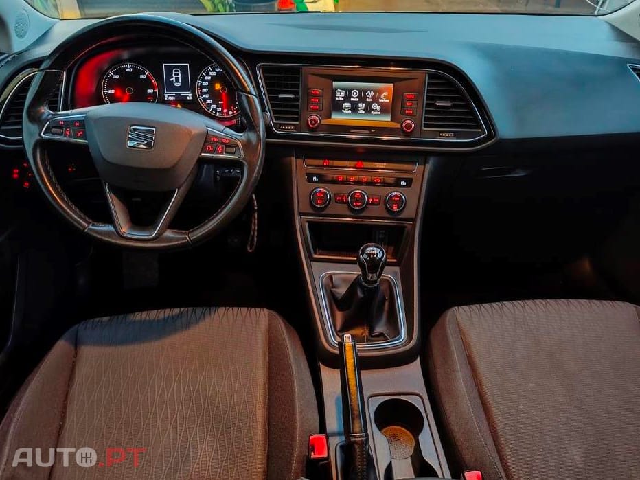 Seat Leon 1.6 TDI Ecomotive 110cv / 138€ mês