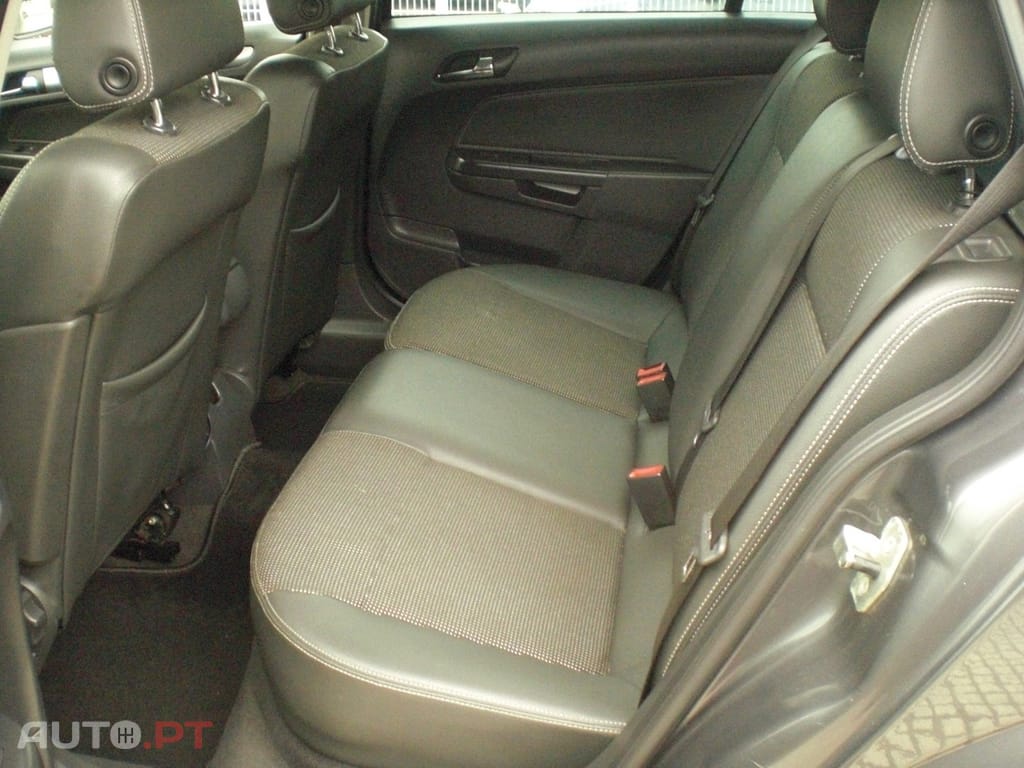 Opel Astra Caravan 1.7 CDTi Cosmo ecoFLEX