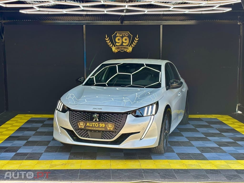 Peugeot E-208 50 kWh GT