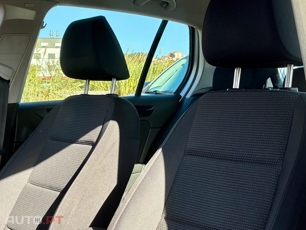 Volkswagen Golf VI 1.6 TDi Confortline
