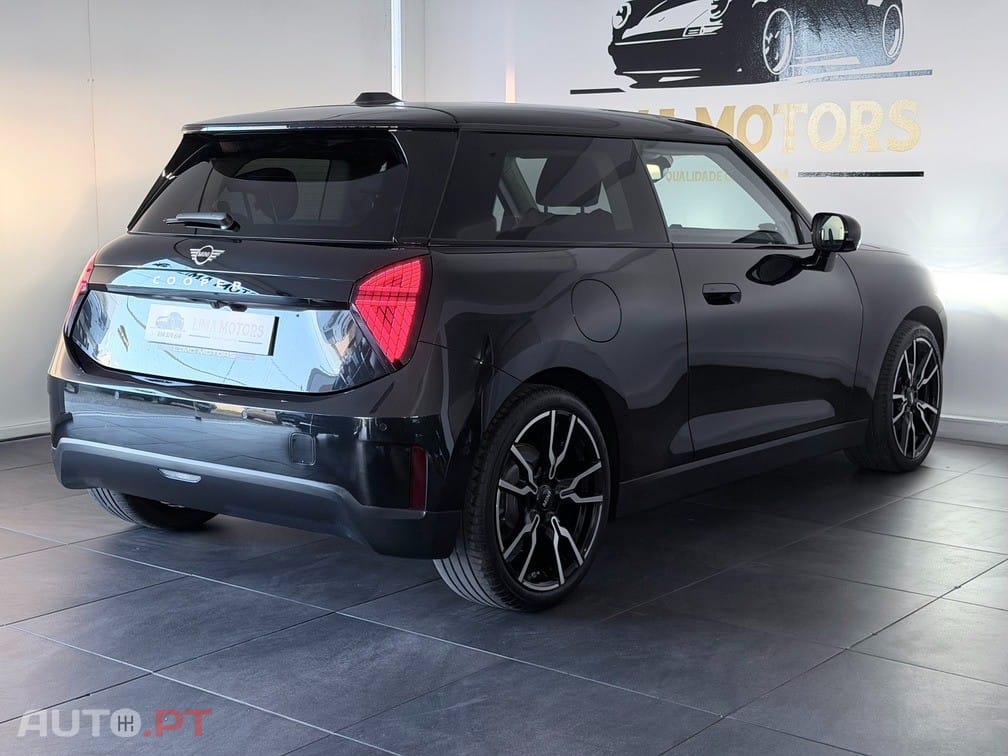 MINI Cooper Cooper E Favoured L