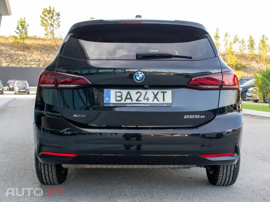 BMW 225