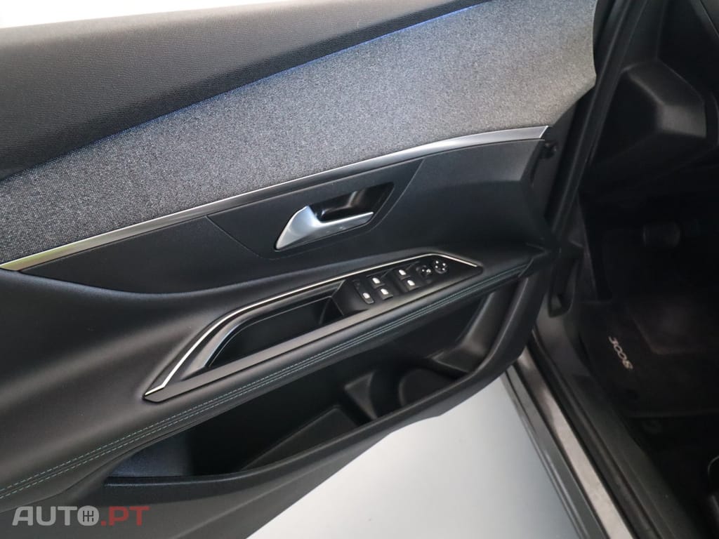 Peugeot 3008 1.5 BlueHDi Allure EAT8