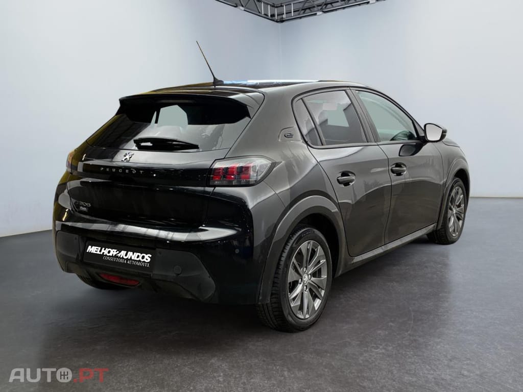 Peugeot E-208 50 kWh Style