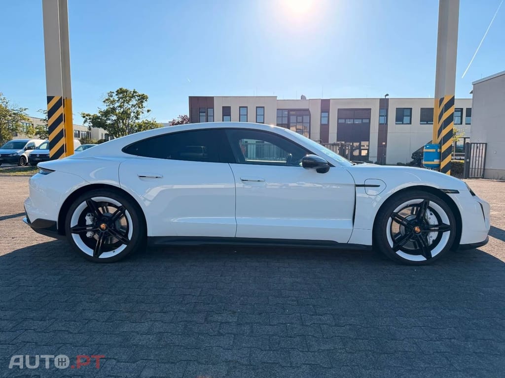 Porsche Taycan 79 kWh