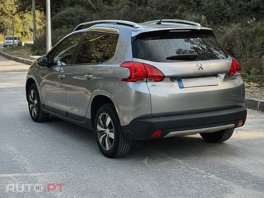 Peugeot 2008 1.2 PureTech Allure