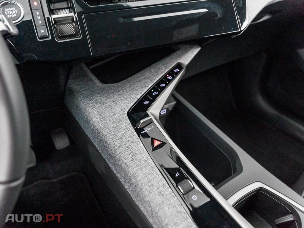 Peugeot 3008 1.2 Hybrid Allure e-DCS6