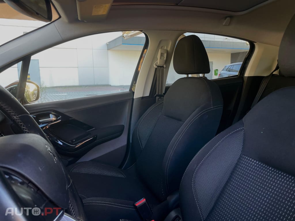 Peugeot 208 PureTech 82 Start & Stop Allure