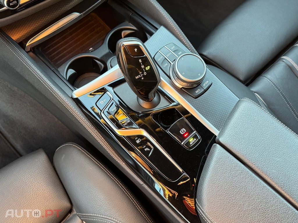 BMW 530 e Pack Desportivo M