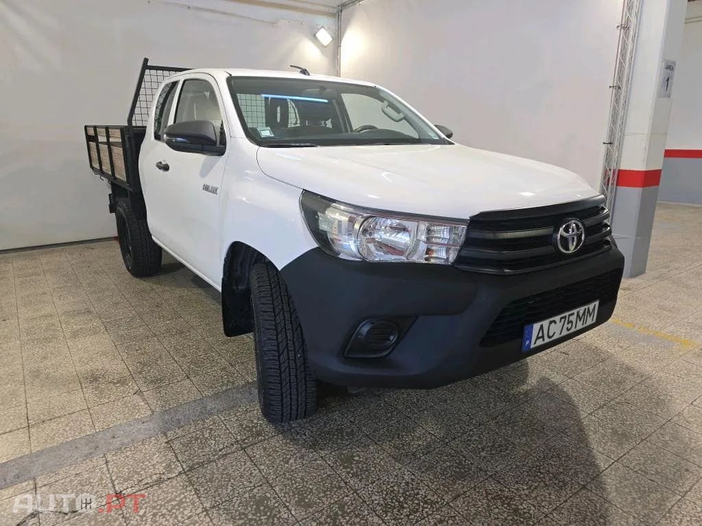 Toyota Hilux 2.4 D-4D 4WD CE CH