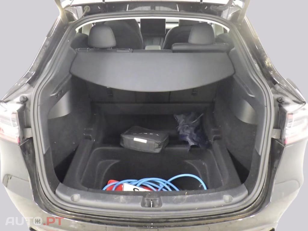 Tesla Model Y Standard RWD I.V.A DEDUTIVEL
