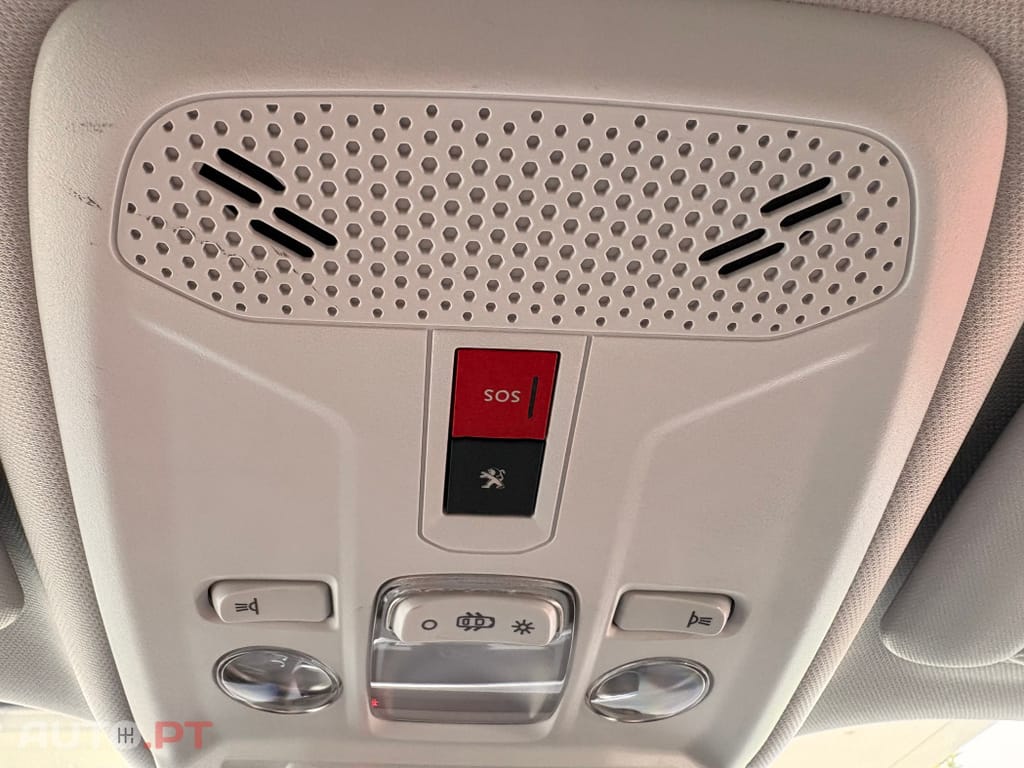 Peugeot 2008 1.5 BlueHDi Allure Pack