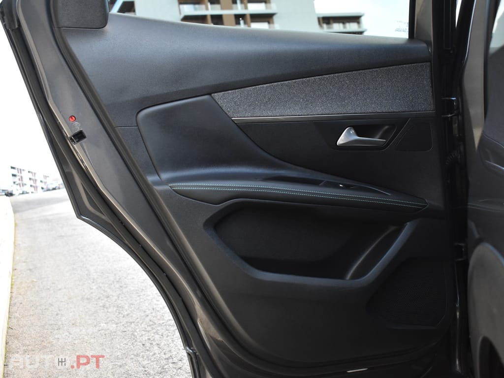 Peugeot 3008 1.6 Hybrid Allure Pack e-EAT8