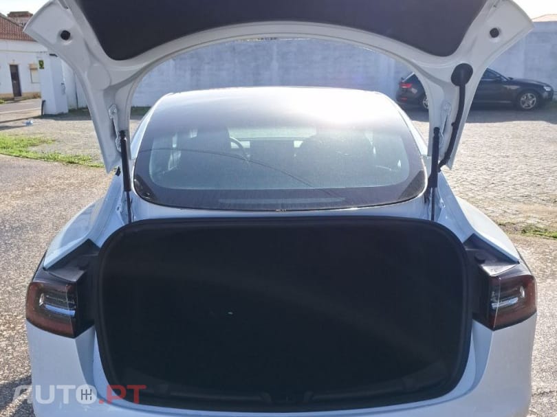 Tesla Model 3 Long Range AWD Dual Motor